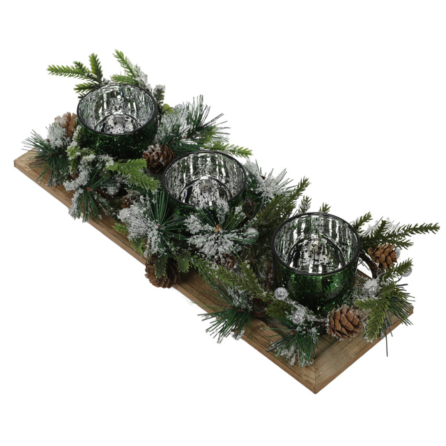 Set de trei suporturi pentru lumânări tealight pe o bază decorativă, verde