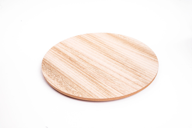 Masuta de cafea in stil modern, blat din lemn cu abajur din sarma, masa universala si moderna