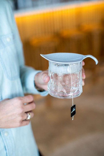 Farfurioare pentru gustare LEAF-ON - set de 4, KOZIOL