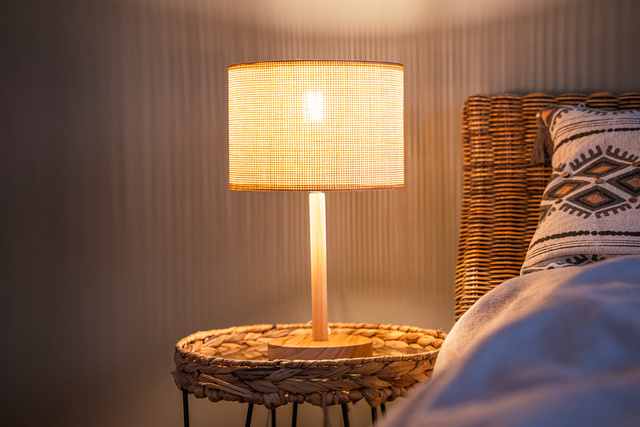 Lampa de masa DELLA, baza din lemn, 42 cm