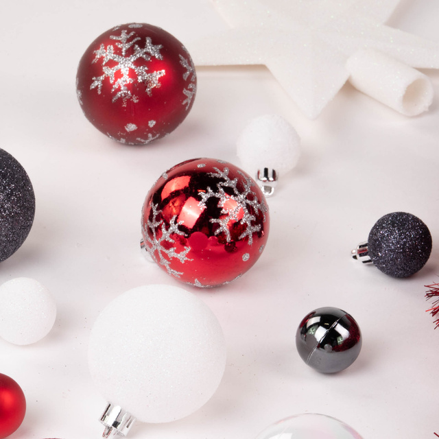 Set decoratiuni de Craciun in diferite culori, 44 de elemente