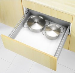 Covor antiderapant pentru dulapuri și sertare de bucătărie, un tampon de protecție pentru vase - WENKO