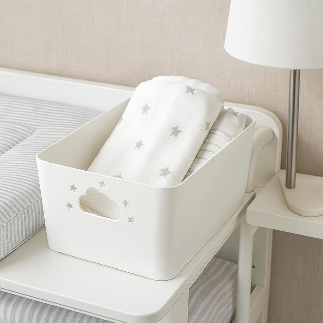 Coș de depozitare NEBULA cu mânere în formă de norișor și stea, înălțime 11 cm, alb