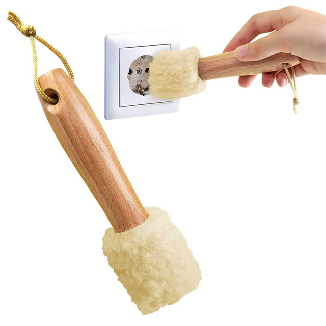 Perie pentru curatarea prizelor electrice