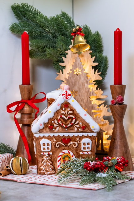 Casa de turta dulce din ceramica