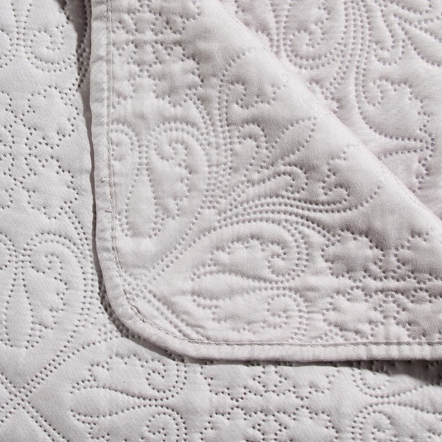 Cuvertură de pat matlasată + 2 perne