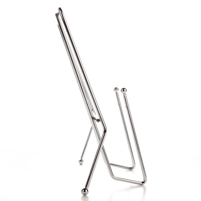 Suport cromat, nu doar pentru cartea de bucate.