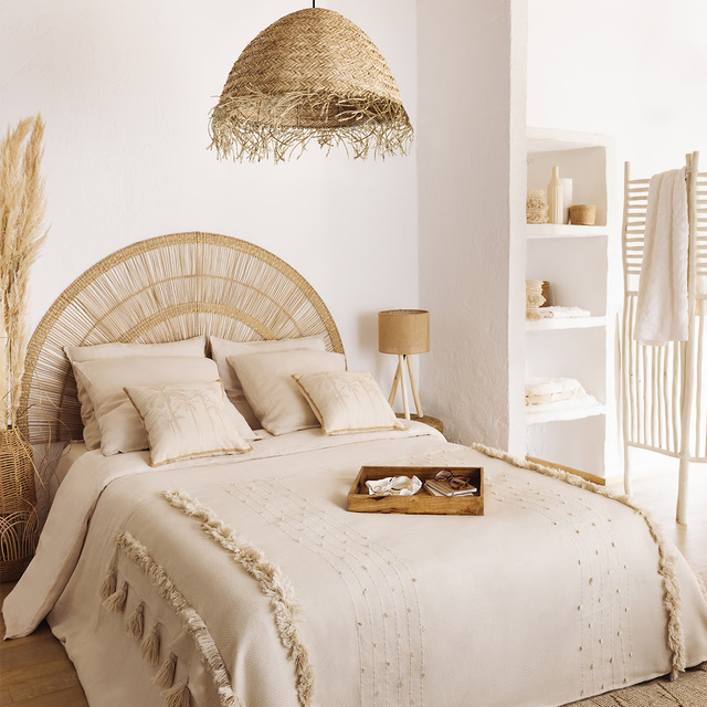 Perna decorativa cu model brodat Sea View, 40 x 40 cm