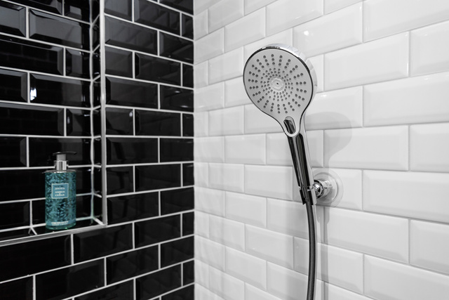 Suport pentru cap de dus, fara gaurire, Ø 8 cm, WENKO