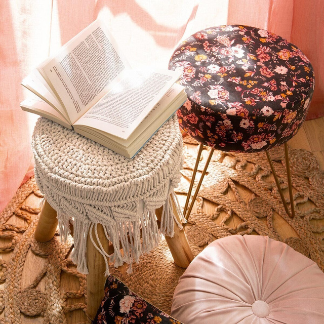 Taburet boho cu sezut acoperit cu macrame, inaltime de 42 cm