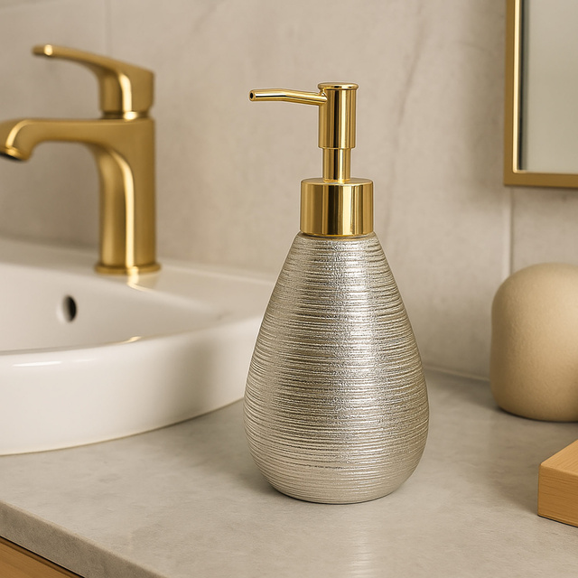 Dozator metalic cu pompă aurie, TRESOR, 9 x 17 cm