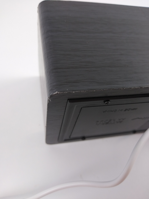 Ceas cu încărcător de telefon fără fir