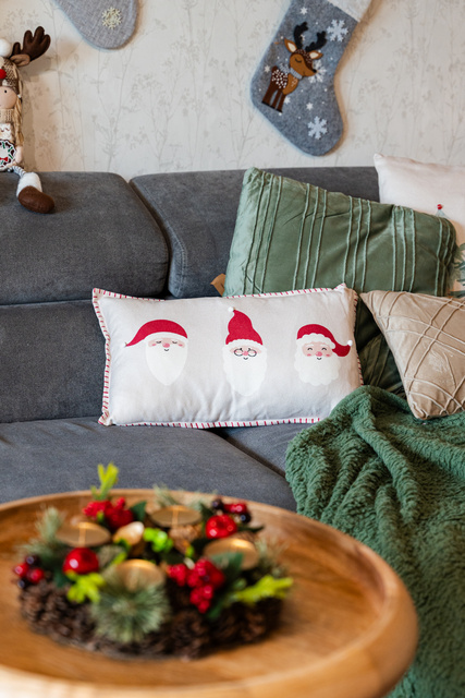 Perna decorativa Mos Craciun, 30 x 50 cm