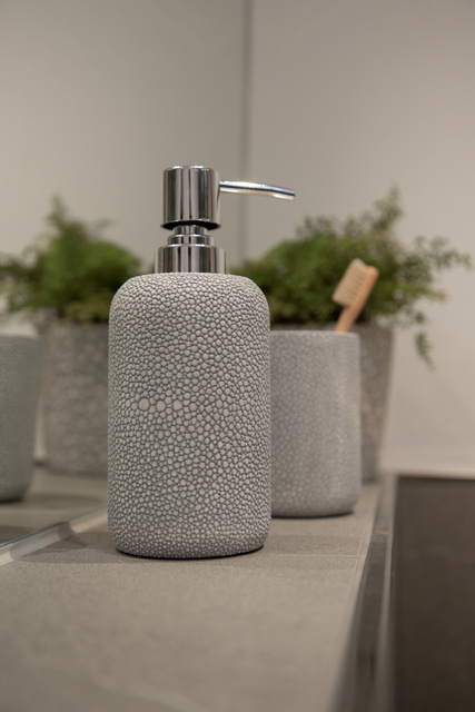 Distribuitor de sapun lichid RAJA, efect piatra, 350 ml, gri, Wenko