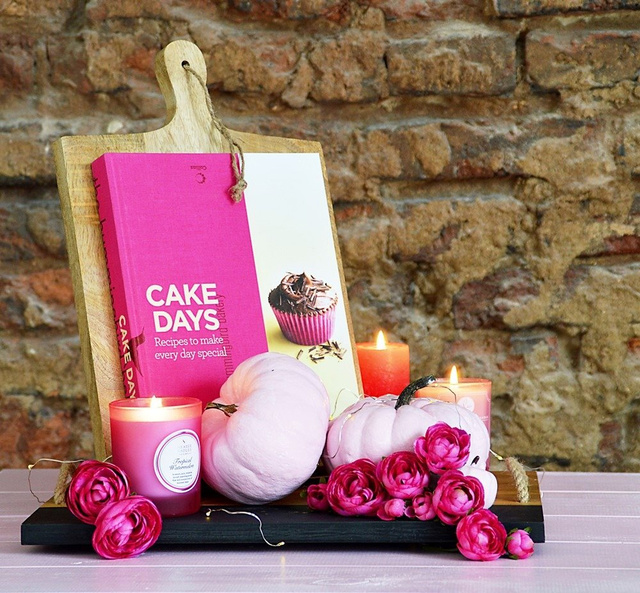 Suport pentru cartea de bucate MANGO, din lemn