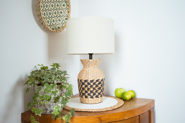 Lampa cu abajur Hyacinth, baza impletita, 49 cm