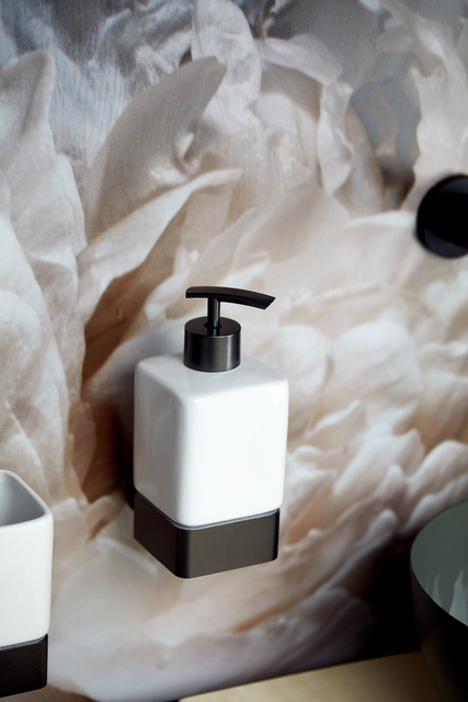 Distribuitor de săpun MONTELLA, culoare antracit, WENKO