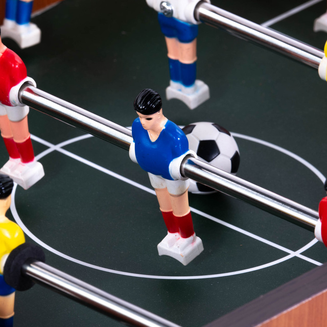 Fotbal de masă din lemn