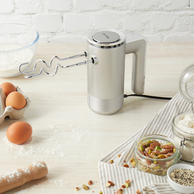 Mixer de mână 300 W PETRA, 5 viteze, 2 accesorii