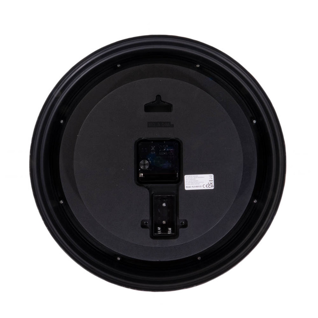 Ceas de perete, mansardă, cu mecanism vizibil