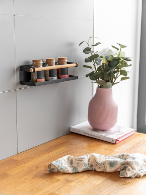 Raft pentru condimente MAGNA, magnetic, 32 cm, WENKO