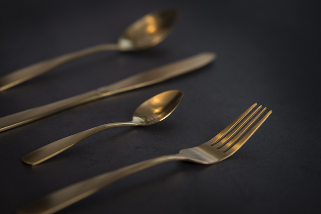 Set tacâmuri din aur, pentru 4 persoane