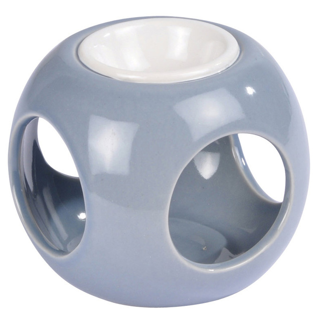 Semineu ceramic sub forma de cub, inaltime 6 cm