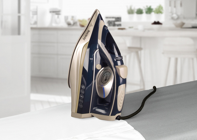 Fier de călcat cu aburi 3200 W Beldray, 200 g/min