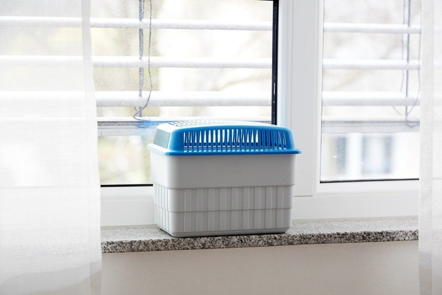 Dezumidificator + 2 cartușe de 1 kg - set, WENKO