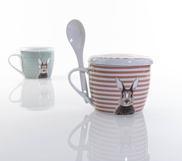 Cana cu capac si lingurita Fluffy, din portelan, iepuras, 600 ml