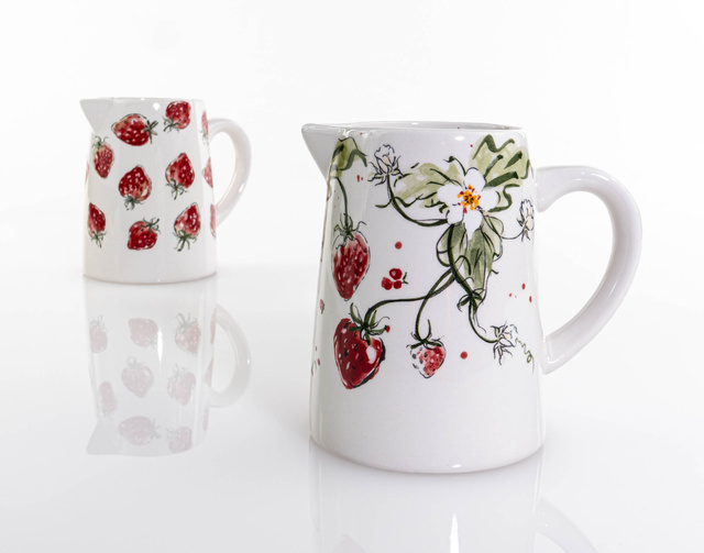 Carafa ceramica Strawberry, cu model capsuni, 500 ml