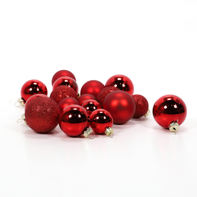 Set de globuri de Crăciun de dimensiuni diferite, 70 de bucăți.