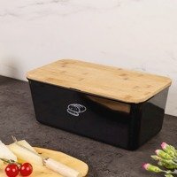 O cutie de pâine cu capac, cu un tocator reversibil 2 în 1