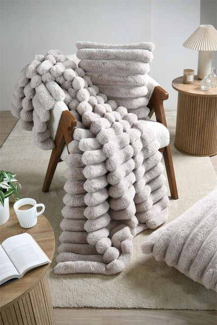 Pătură pufoasă POLARY, cu dungi groase, 130 x 160 cm