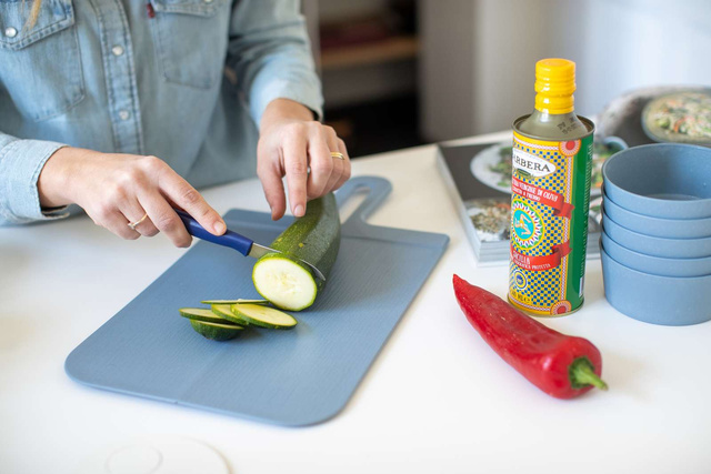 Tocator Snap L, Alb, 46x24 cm, Koziol