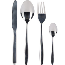 Set de tacâmuri clasic pentru 6 persoane