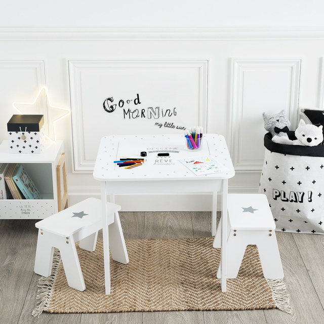 Masa pentru copii cu tabla de scris + 2 taburete