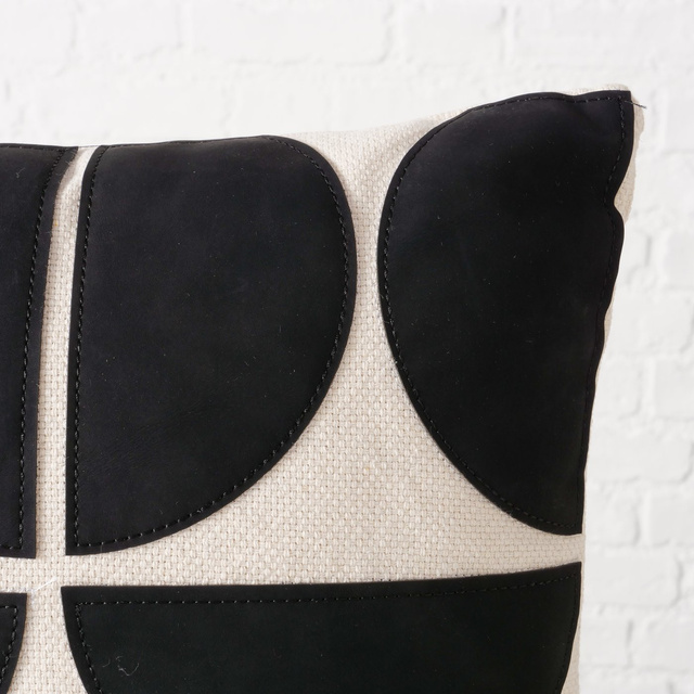 Perna decorativa cu model geometric LARSON, 28 x 48 cm