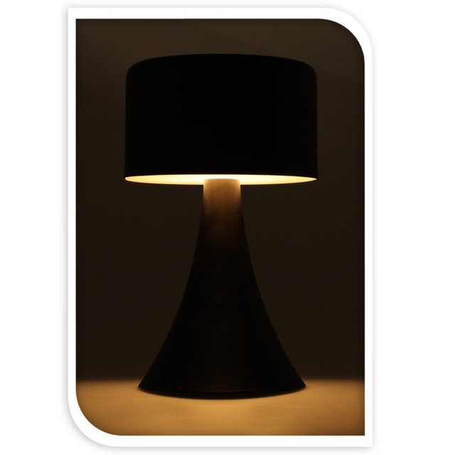 Lampa de masa din metal, neagra, 12 x 21 cm