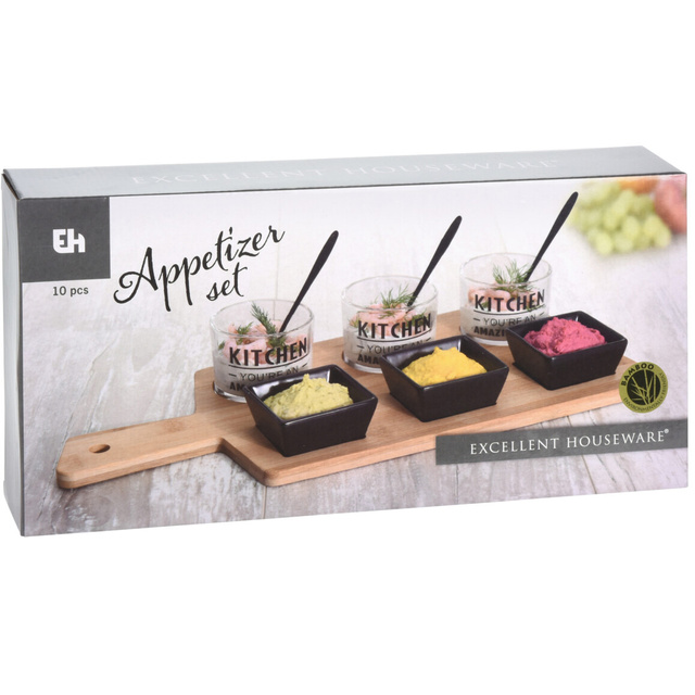 Set pentru aperitive pe o placă de bambus