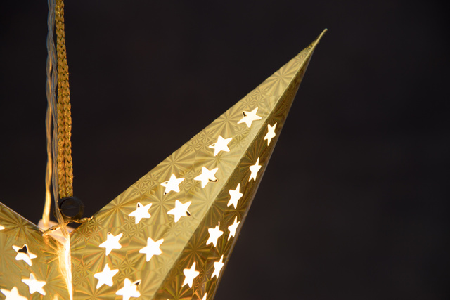 Stea de hârtie LED 43 cm, pe baterii, aurie