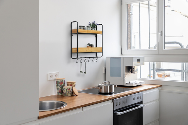 Raft de perete Wenko pe doua niveluri cu umerase LOFT