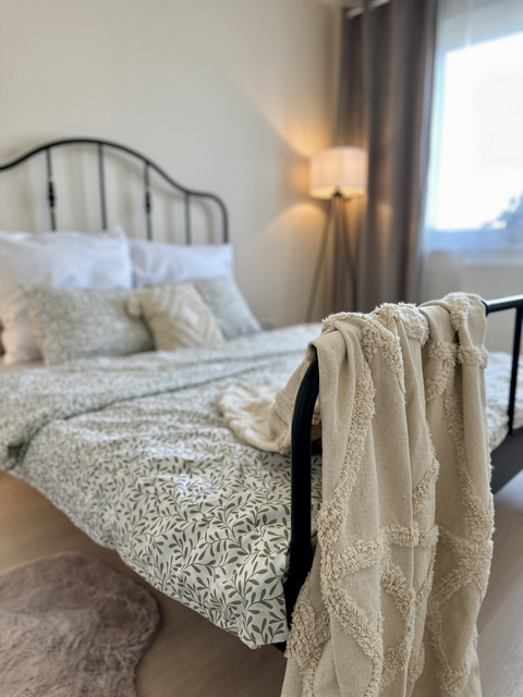 Cuvertura de pat cu model matlasat si ciucuri ATHENA, 125 x 150 cm