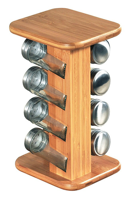 Un suport pentru condimente, un organizator estetic cu recipiente pentru condimente