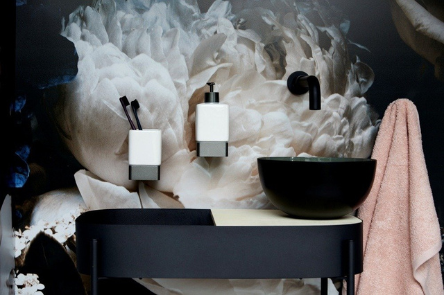 Distribuitor de săpun MONTELLA, culoare antracit, WENKO