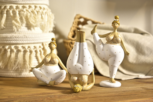 Figurină din porțelan Yoga, femeie, 22 cm