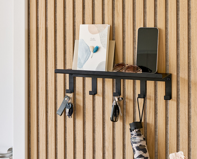 Cuier metalic pentru hol cu raft NORDIC SPACE, 40 × 10 × 11 cm