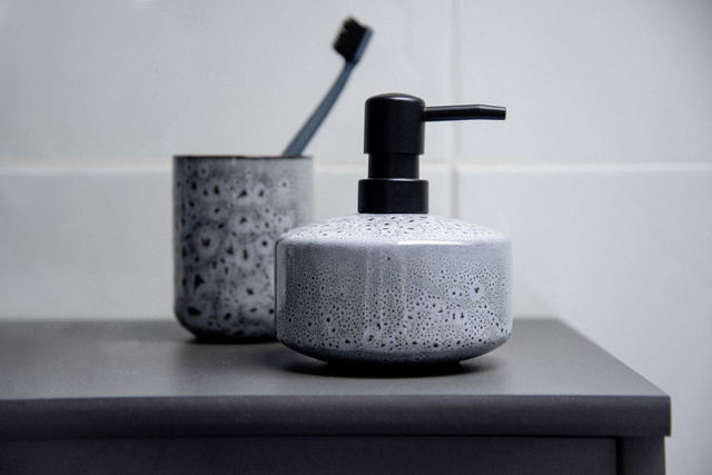 Suport OVIEDO pentru periuta de dinti, ceramica, Ø 7,5 cm, gri, Wenko