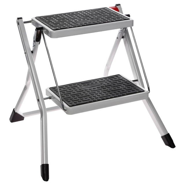 Scară metalică cu două niveluri