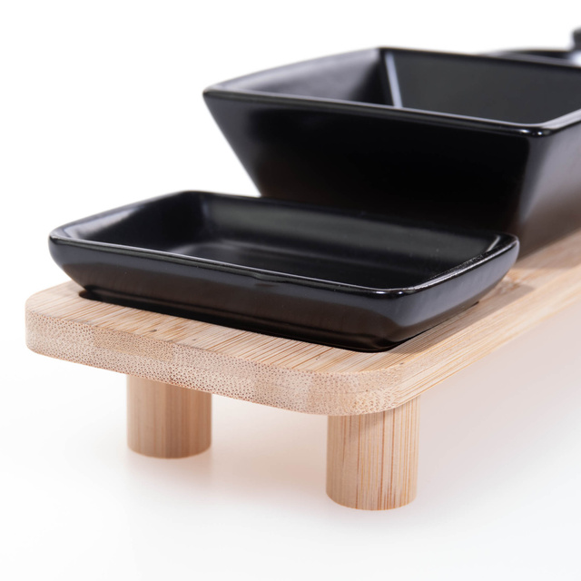 Un set pentru servirea gustărilor, tapas